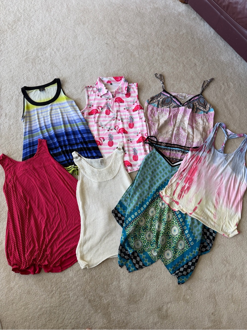 Set of 7 tank tops